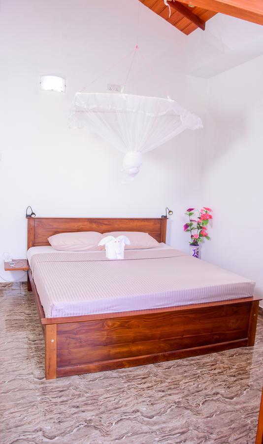 Channa Villa & Tours Бентота Екстериор снимка